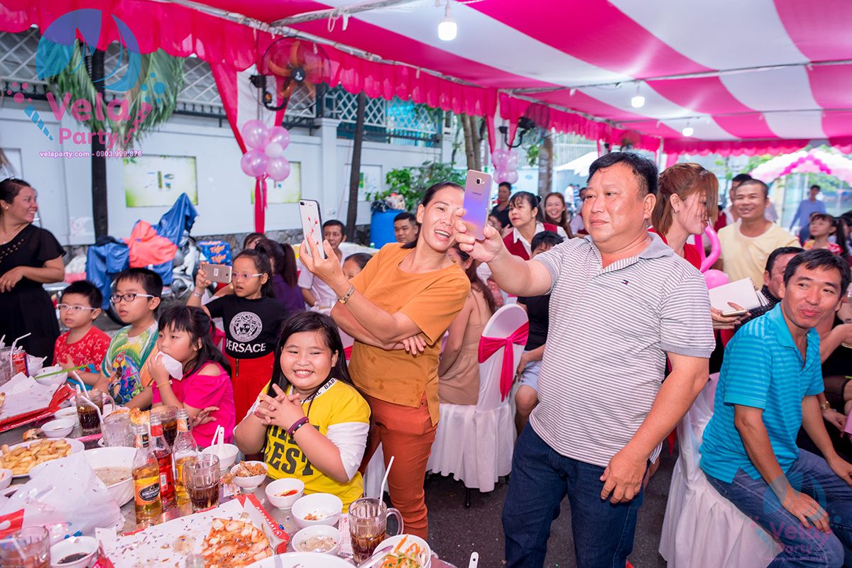 https://velaparty.com/wp-content/uploads/2019/07/vela-party-to-chuc-sinh-nhat-cho-be-hien-luong-7-tuoi-tai-nha29.jpg