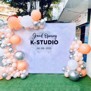 mau-backdrop-khai-truong-dep-duoc-su-dung-nhieu-nhat1