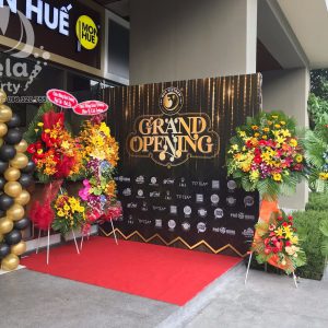 mau-backdrop-khai-truong-dep-duoc-su-dung-nhieu-nhat1